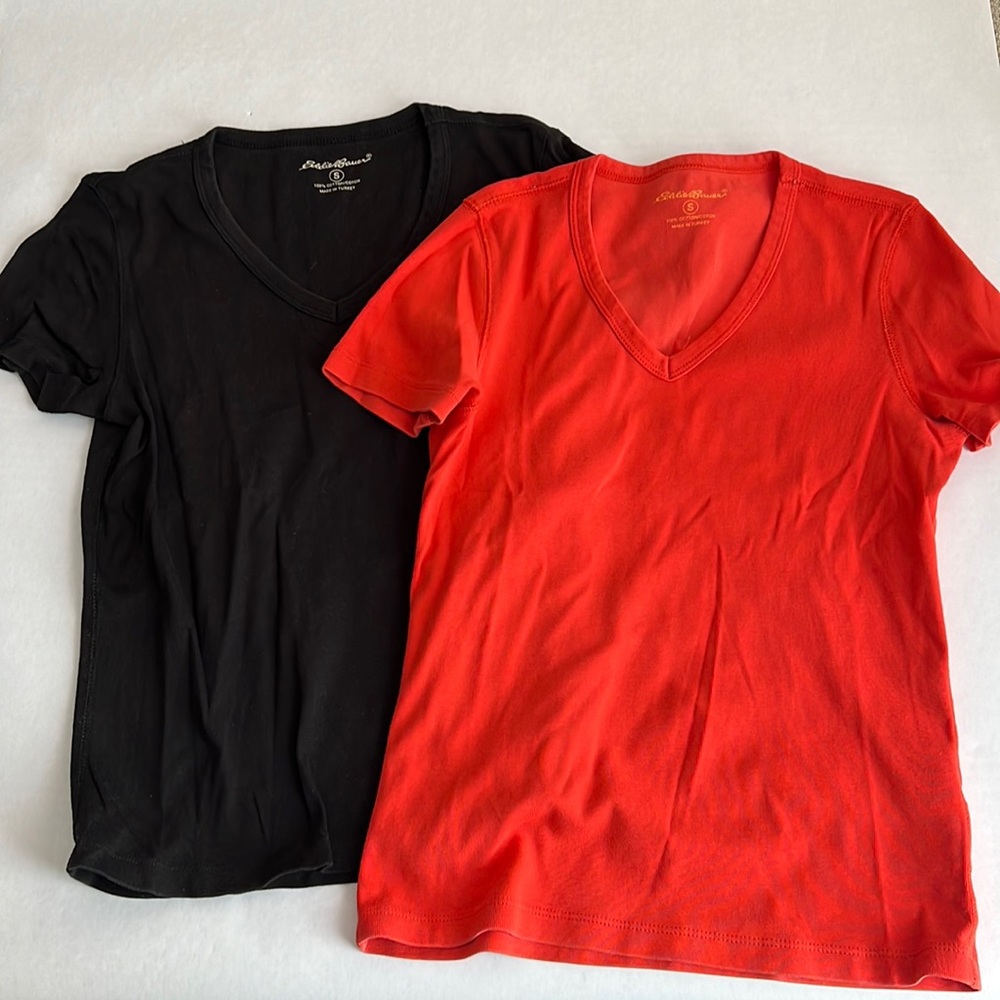 Eddie Bauer Set of 2 Women’s V-Neck T-Shirts Orange & Black S